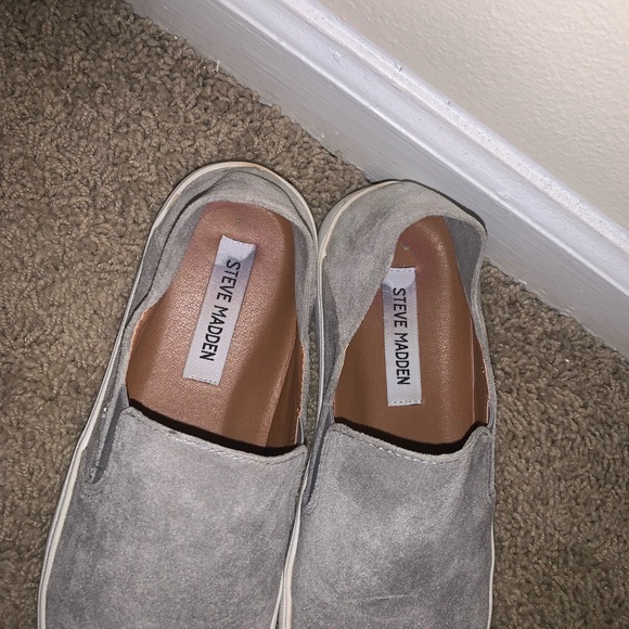 Steve Madden slip ons - Picture 2 of 4